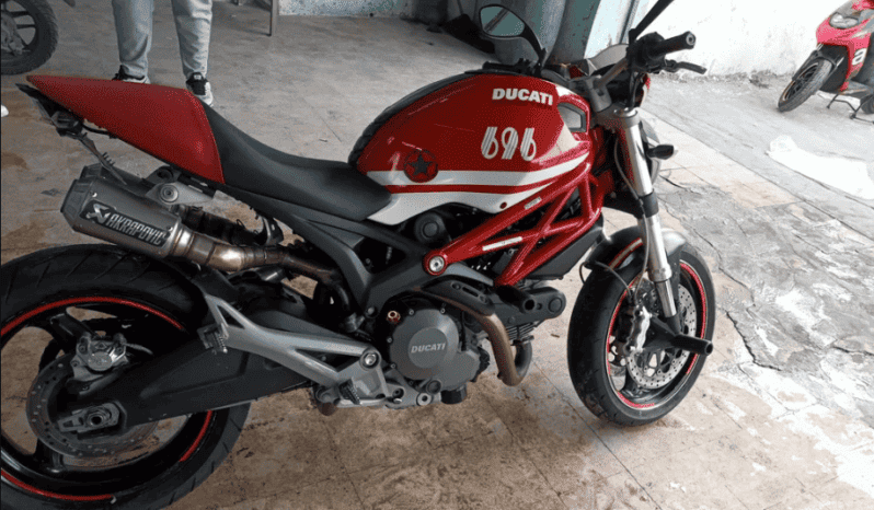 2012 Ducati Monster 696